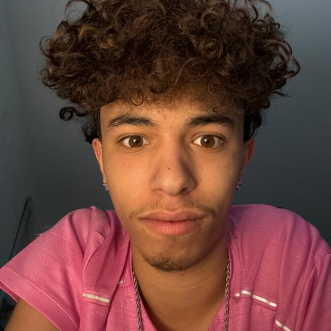 Babysitter in Hem: Adrien