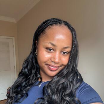 Babysitter in Ashburn: Tricia
