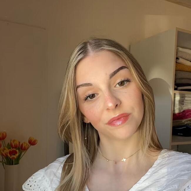 Babysitter in Lyon: Elsa