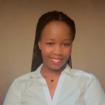 جليسة أطفال الدوحة: Felista