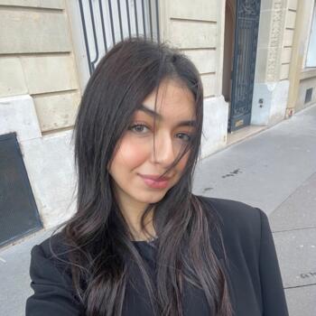 Babysitter in Cergy: Lina