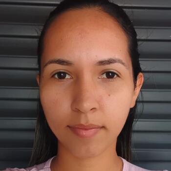 Babysitter in Catalão: Jackellynne