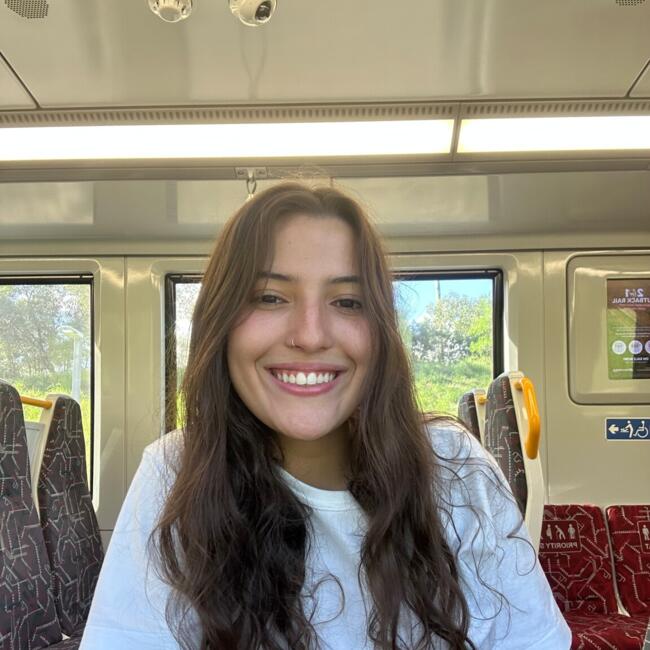 Babysitter in Gold Coast: Leticia