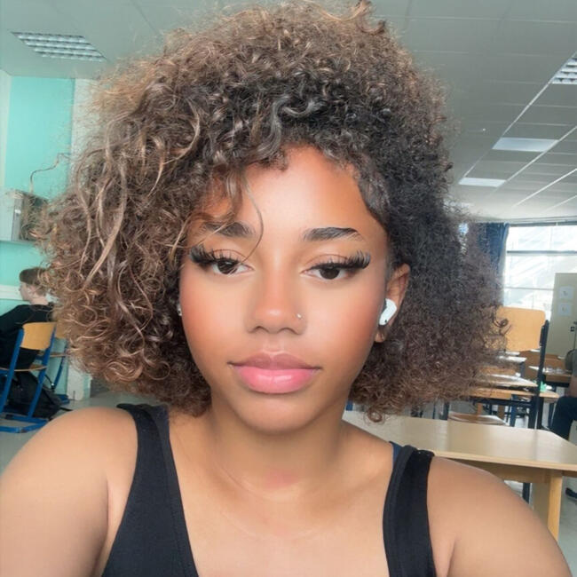 Babysitter in Palaiseau: Vicky