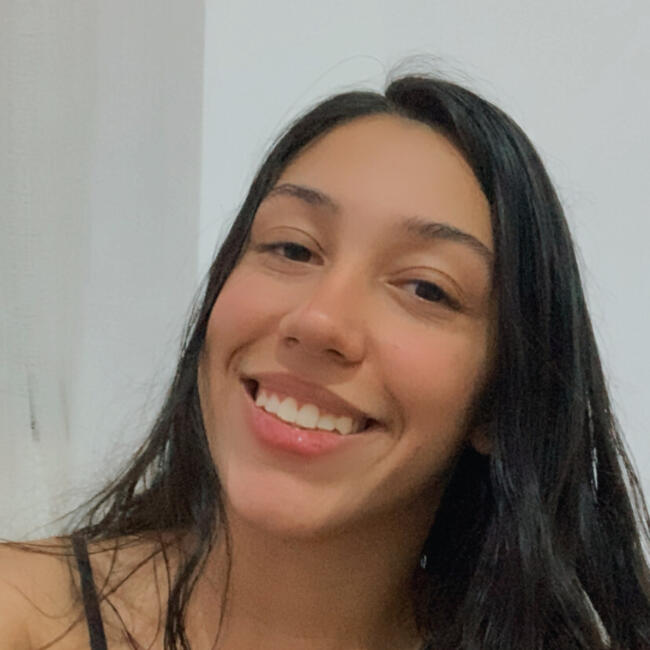 Babysitter in Brasília: Thayna