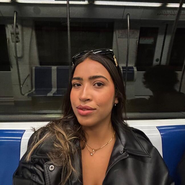 Babysitter in Basel: Leticia