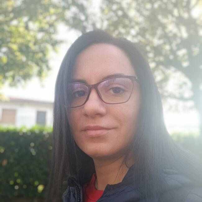 Babysitter in Locate Varesino: Laura