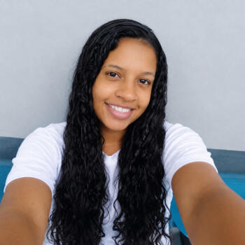 Babysitter in Salvador: Rafaela