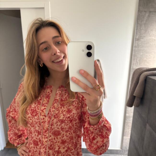 Babysitter in Blanquefort: Lola