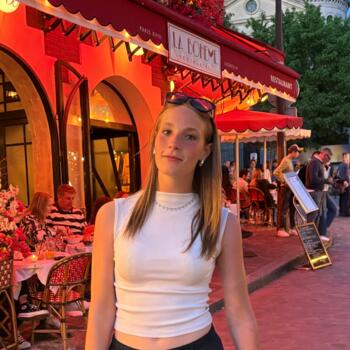 Babysitter in Anzegem: Eline