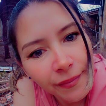 Babysitter in Pilar: Noemi
