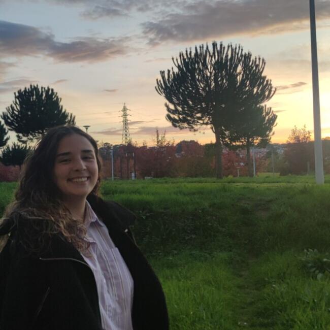 Babysitter in Moncarapacho: Juliana