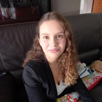 Babysitter Le Landreau: Zoé