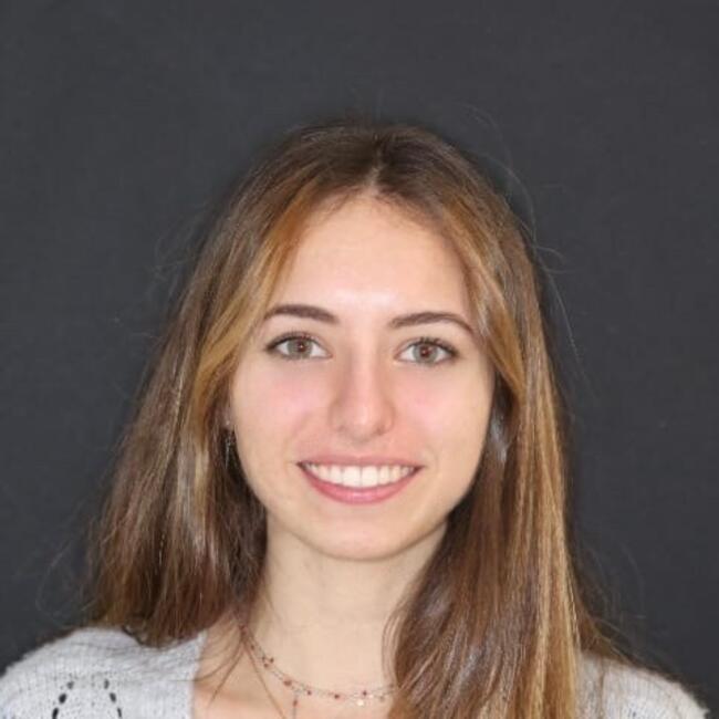 Babysitter in Marseille: Pauline