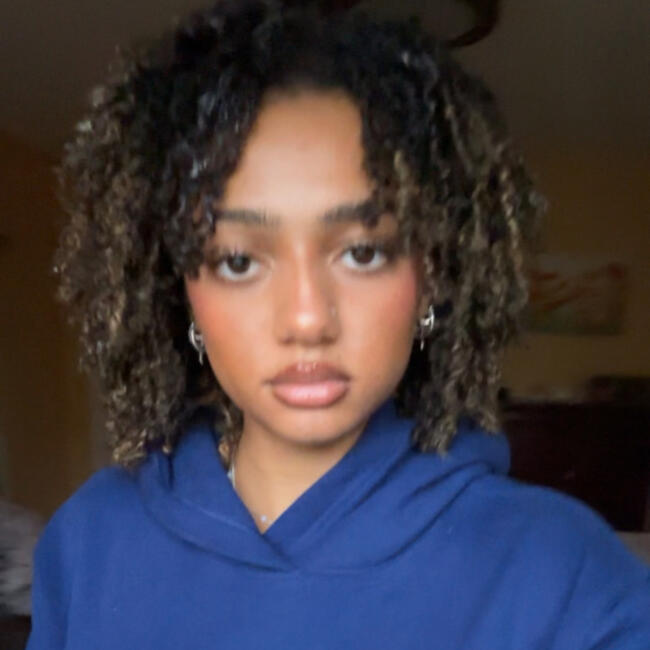 Babysitter in Bowmanville: Mariella