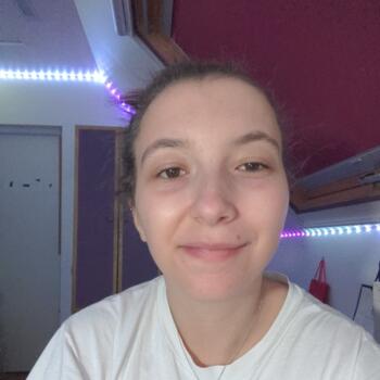 Babysitter in Le Petit-Quevilly: Noémie