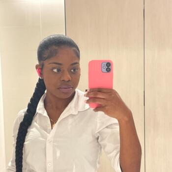 Babysitter in New York: Tiara