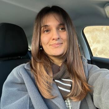 Babysitter in Genouilly: Laurie