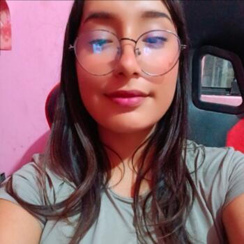Niñera en La Esperanza (Departamento de La Libertad): Maria fernanda