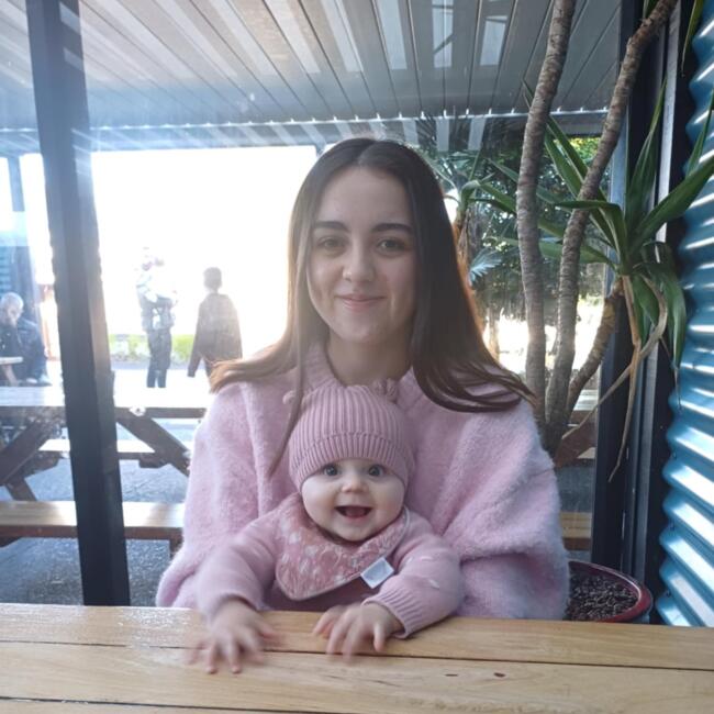 Babysitter in Porirua: Isla