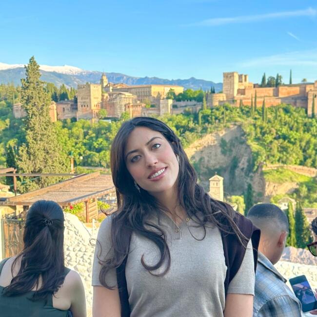 Bonă în Iași: Yasmine