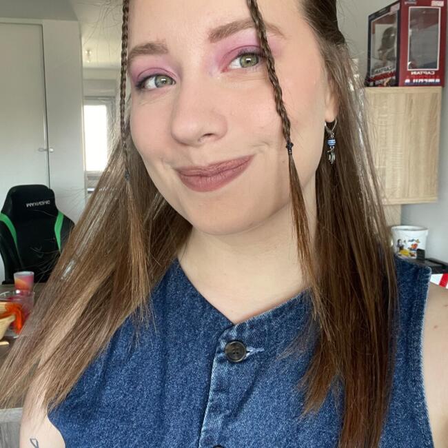 Babysitter in La Rochelle: Noemie