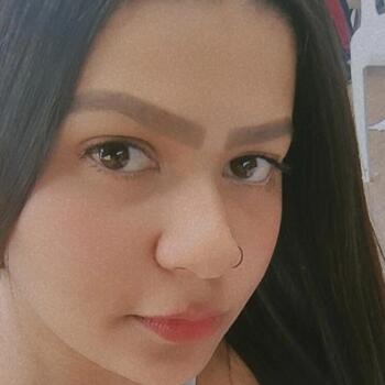 Babysitter Londrina: Pamela