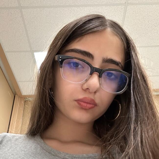 Babysitter in Dundalk: Enas