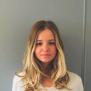Baby-sitter Carquefou: Louise
