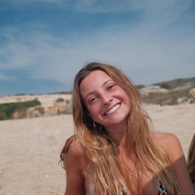 Babysitter in Cascais: Caetana