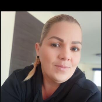 Niñera Quebradilla: Laura