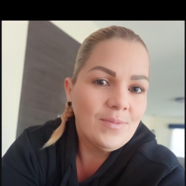 Babysitter in Quebradilla: Laura