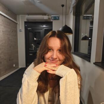 Lastenhoitaja Kaarina: Leea