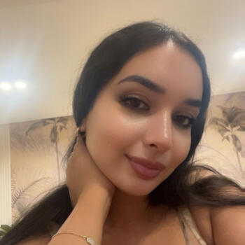 位於尚贝里 的臨時保母: Meryem