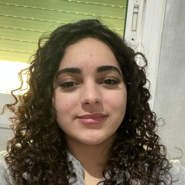 جليسة أطفال في فاس: Bouthayna