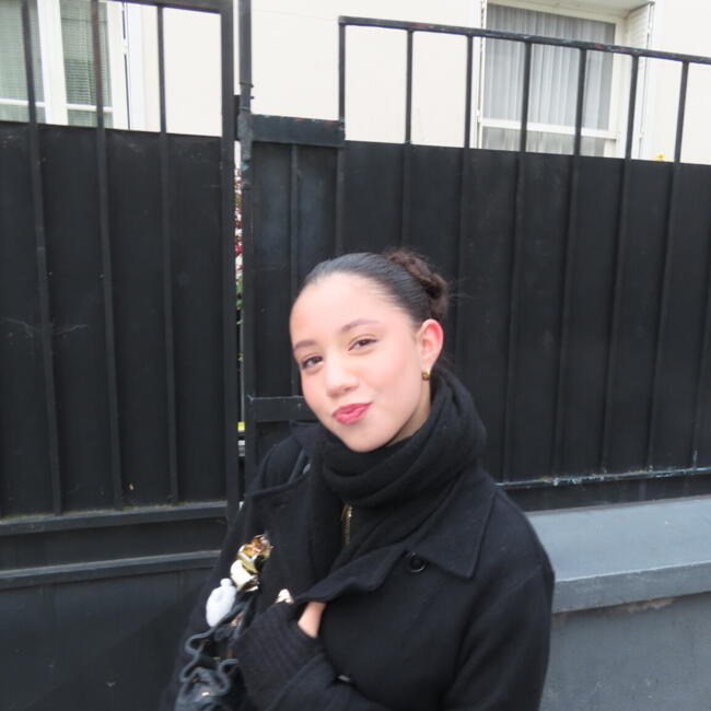 Babysitter in Paris: Ines