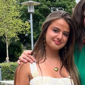 Niñera en Huizen: Ella