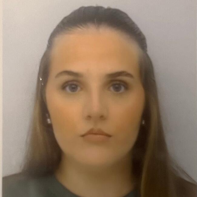 Babysitter in Paray-Vieille-Poste: Talia