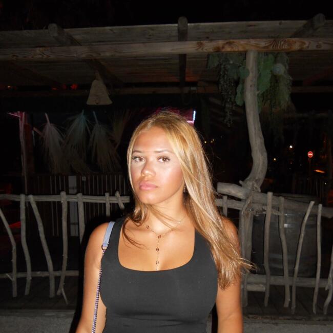 Babysitter in Paris: Jasmine