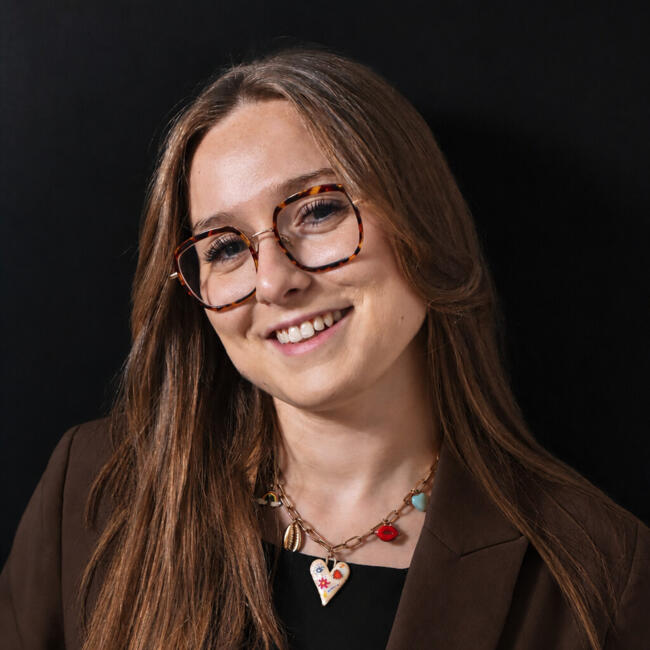 Babysitter in Saint-Côme-et-Maruéjols: Perrine