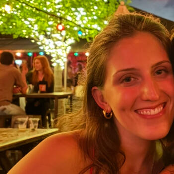 Babysitter in St Louis: Julia