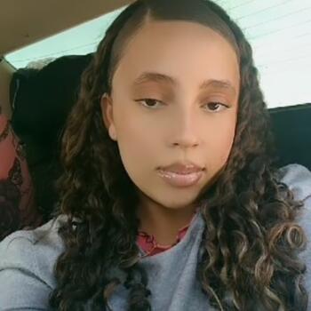 Babysitter in Palmas: Emilly Gabriela