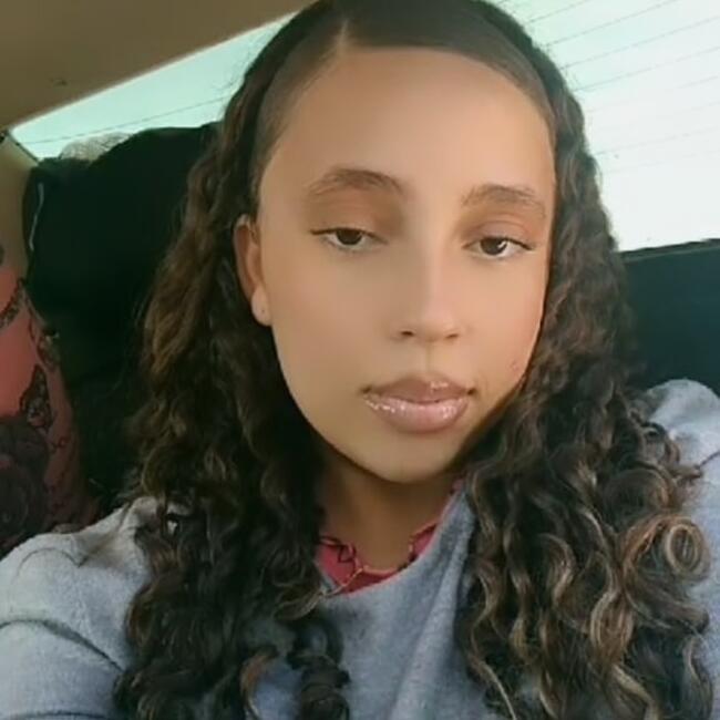 Babysitter in Palmas: Emilly Gabriela