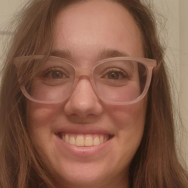 Babysitter in Calgary: Clare