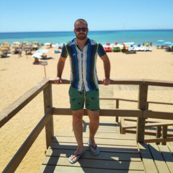 Trabalho de babysitting em Vila Nova de Gaia: Trabalho de babysitting Bruno