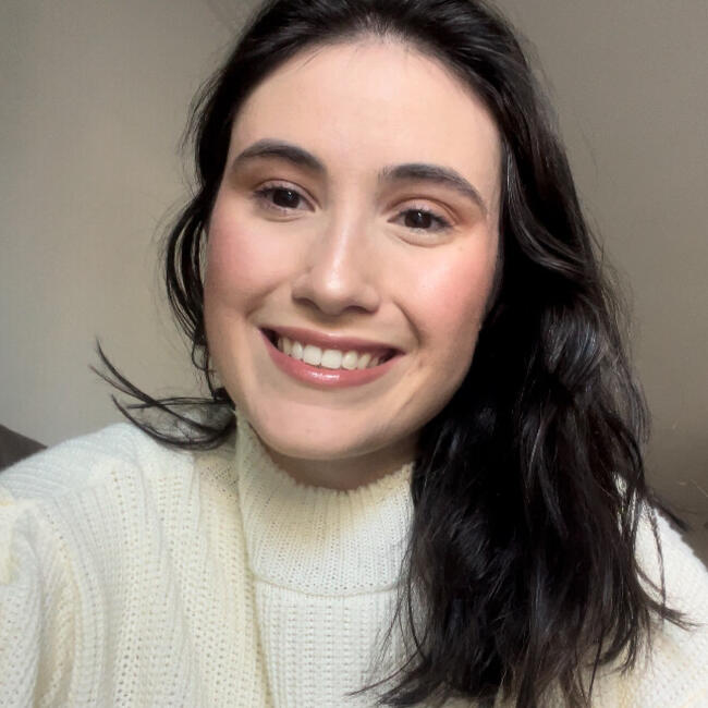 Babysitter in Joinville: Julia