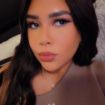 Babysitter in Youngstown: Hana