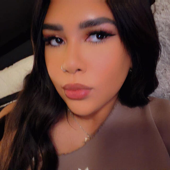 Babysitter in Youngstown: Hana