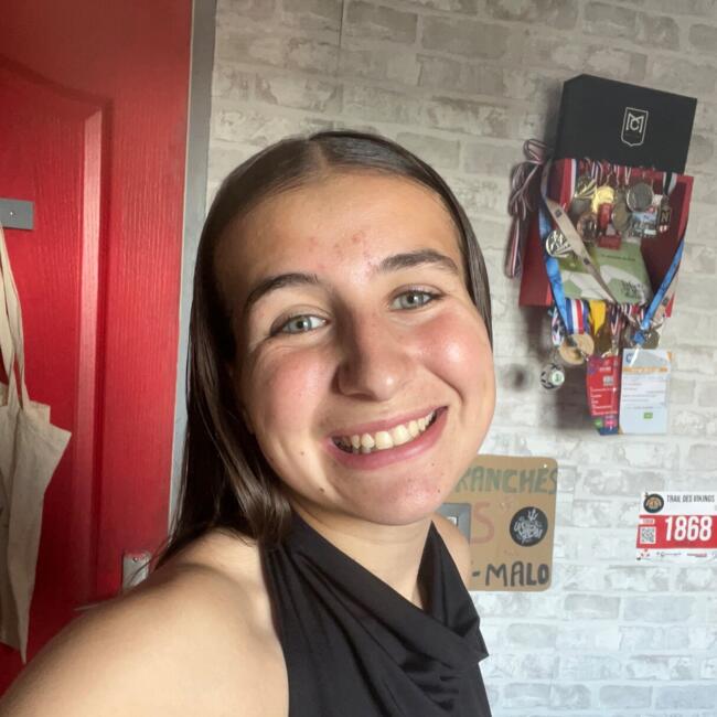 Babysitter in Le Loreur: Manon