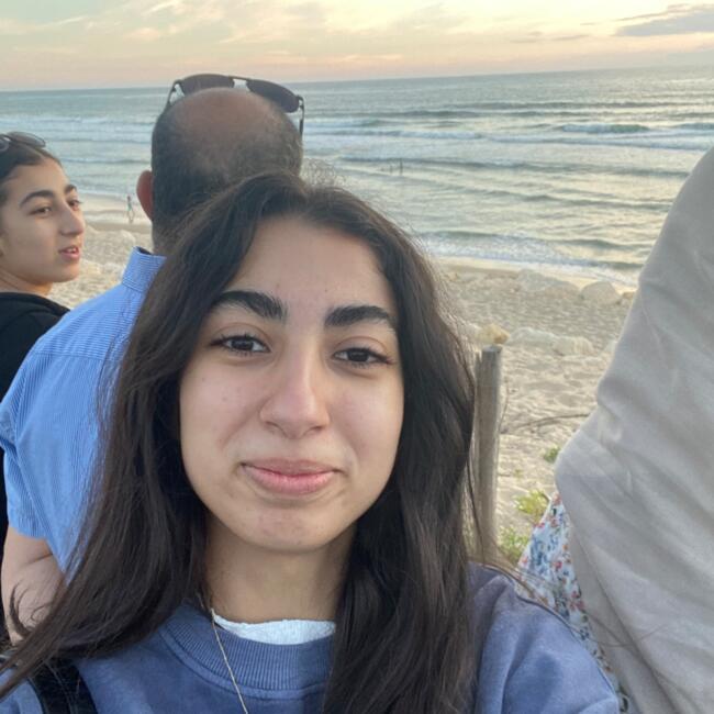 Babysitter in Talence: Iklil